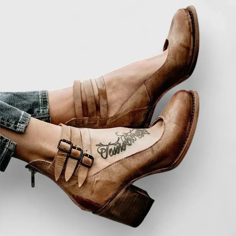 Dark Brown / 42 EU
