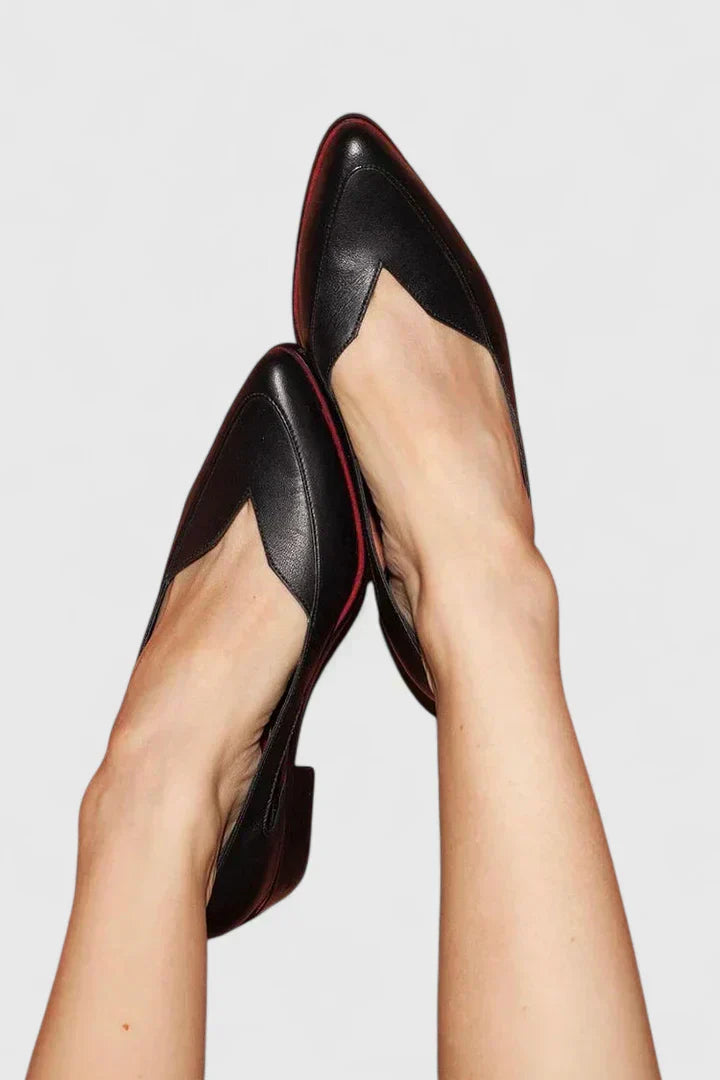 Black / 43 EU