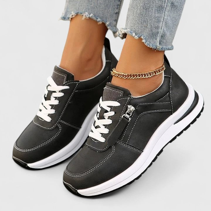 Black / 43 EU