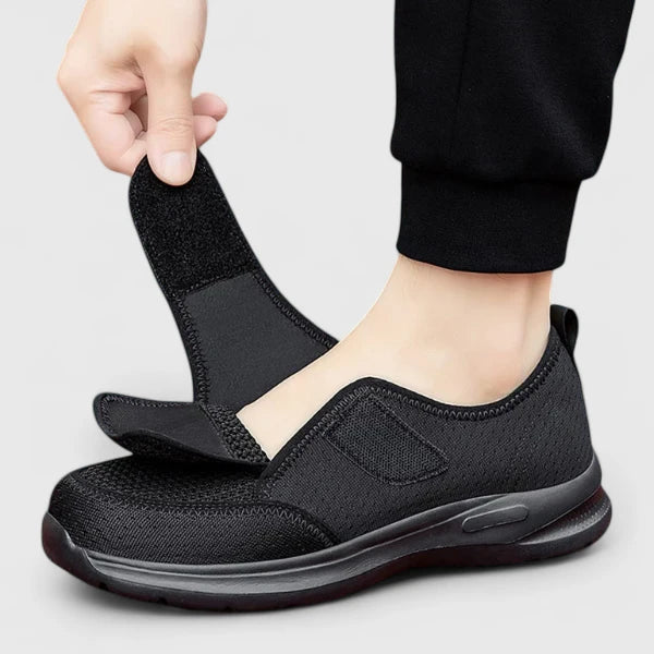 Black / 43 EU