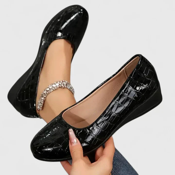 Black / 43 EU
