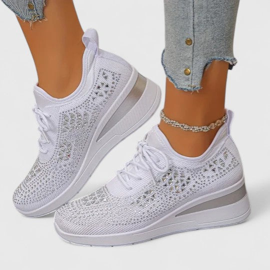 White / 43 EU