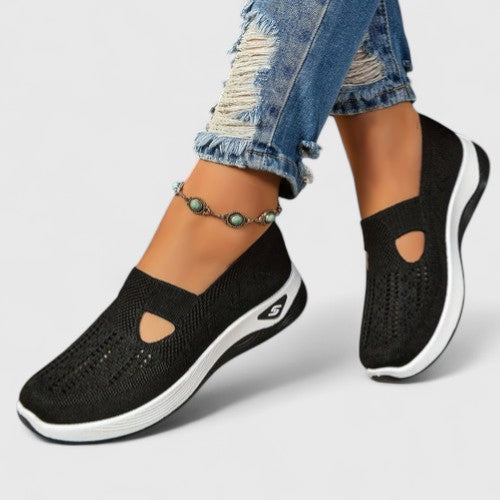 Black / 43 EU