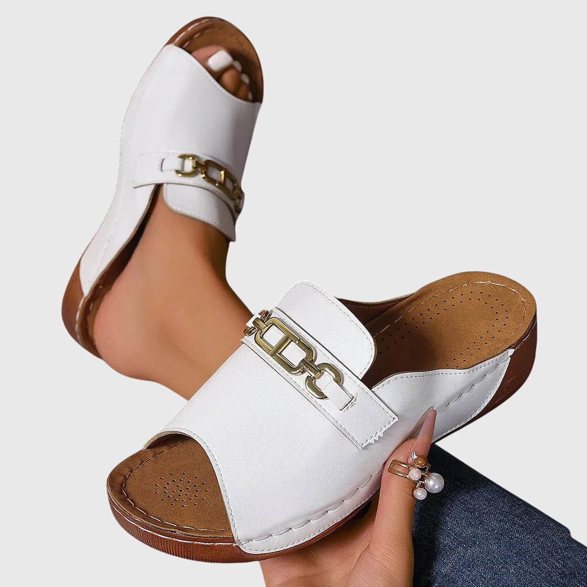 White / 43 EU