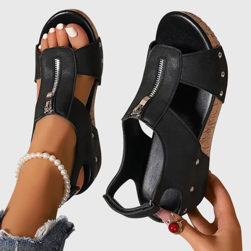 Black / 43 EU