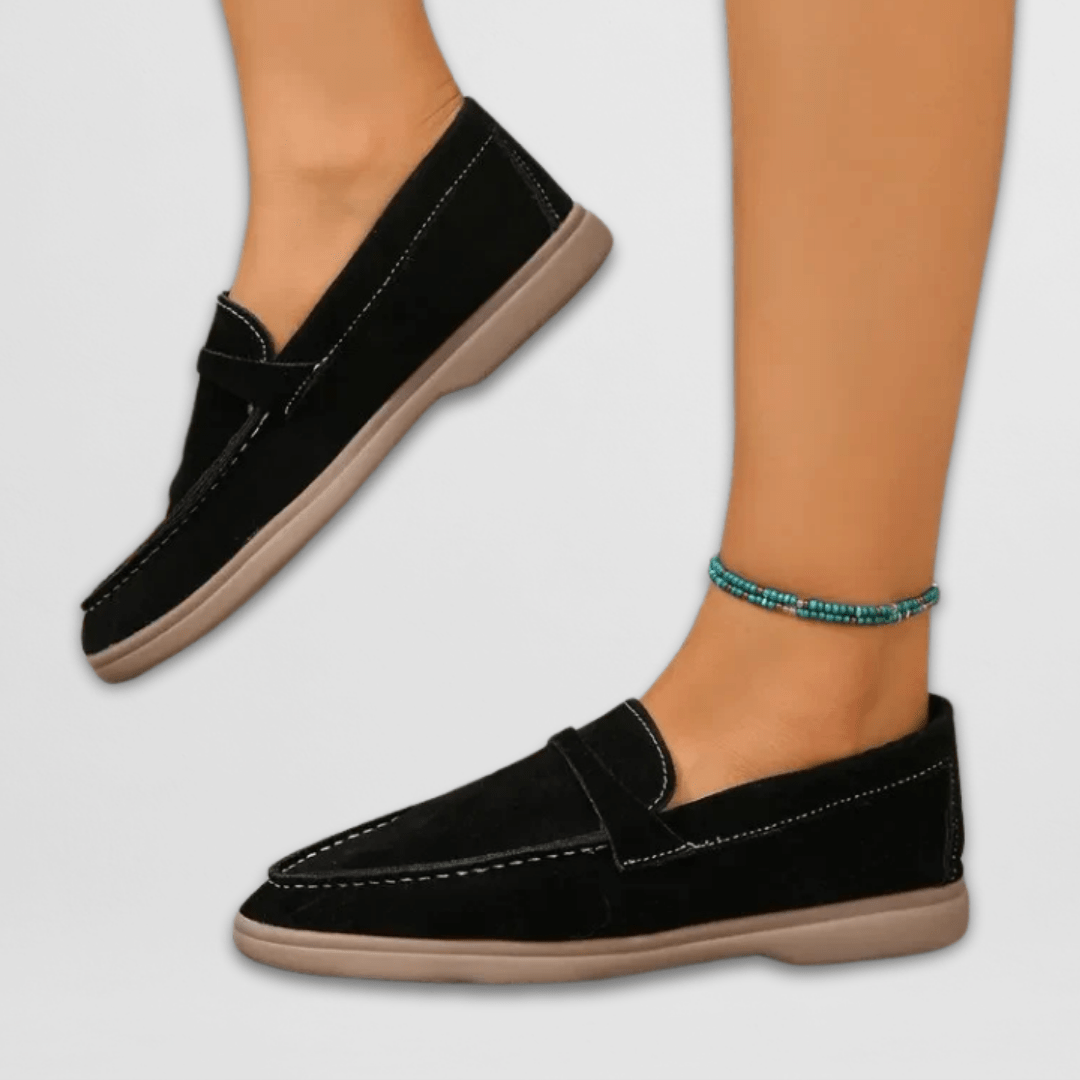 Black / 42 EU