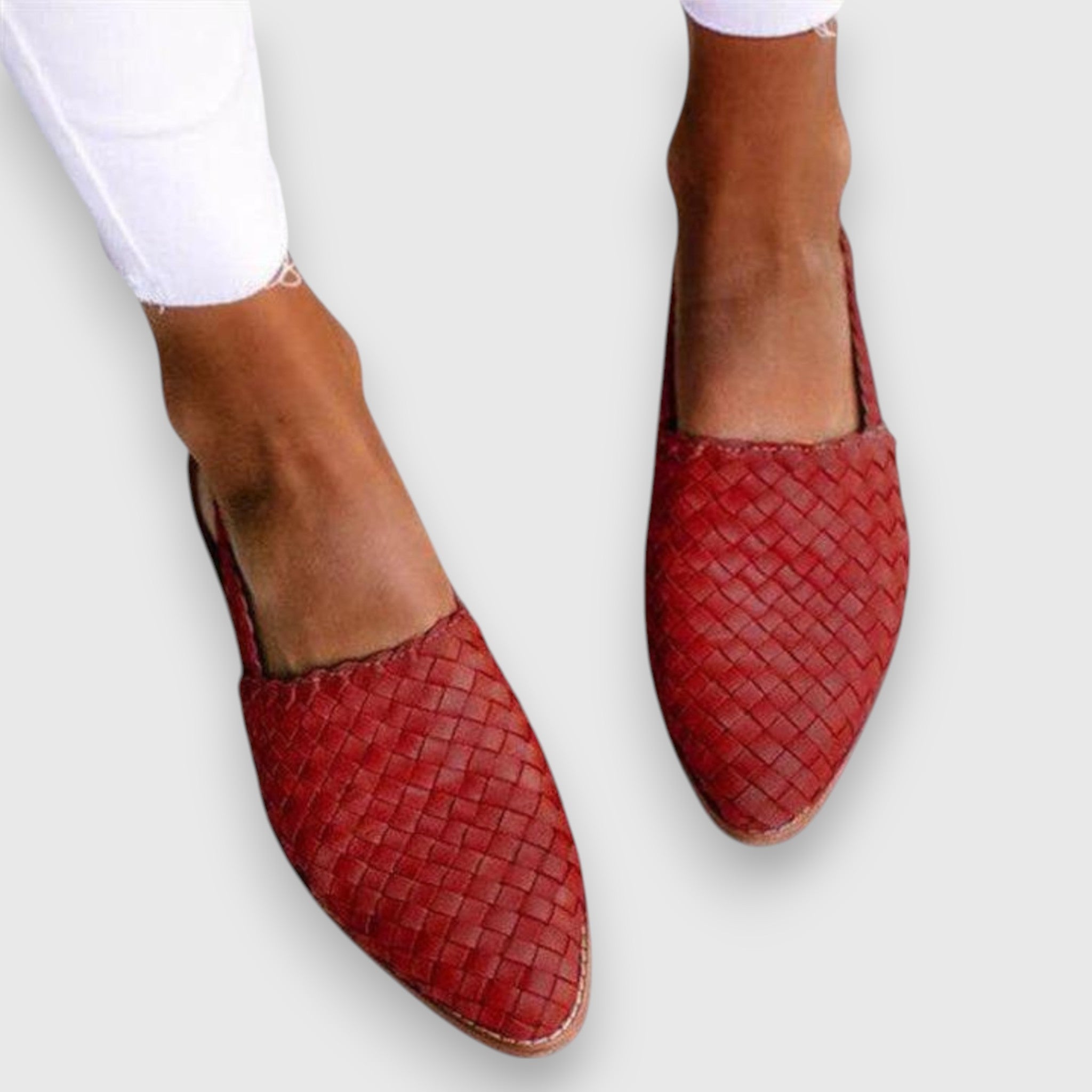 Red / 43 EU