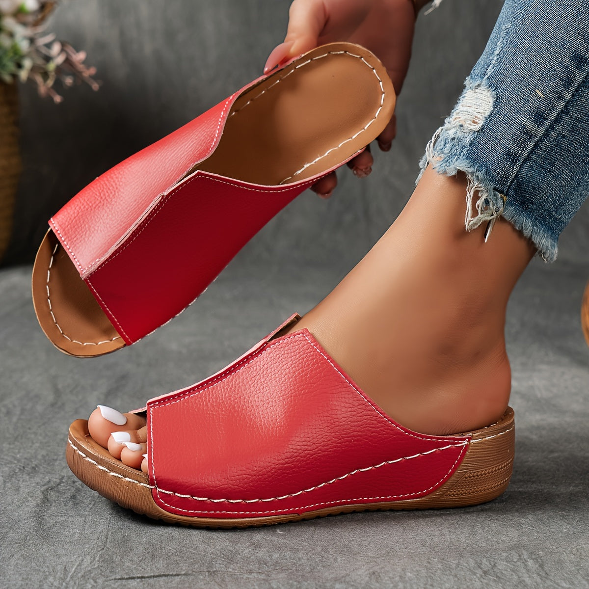 Red / EU 35