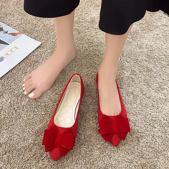 Red / 42 EU