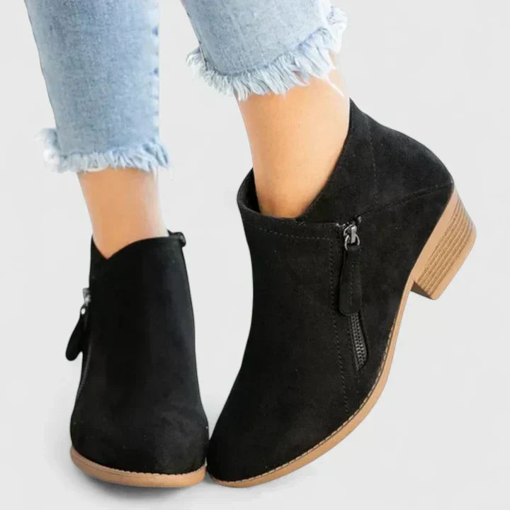 Black / 12