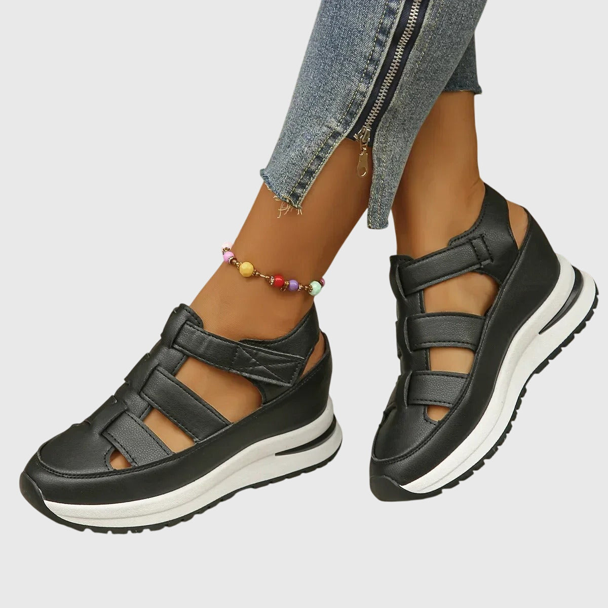Black / 42 EU