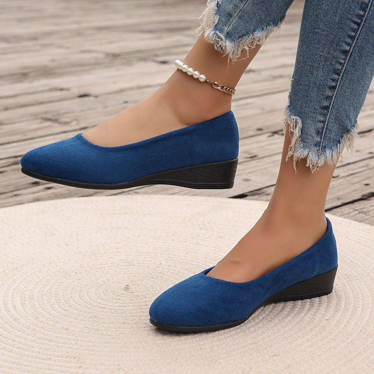Blue / 42 EU