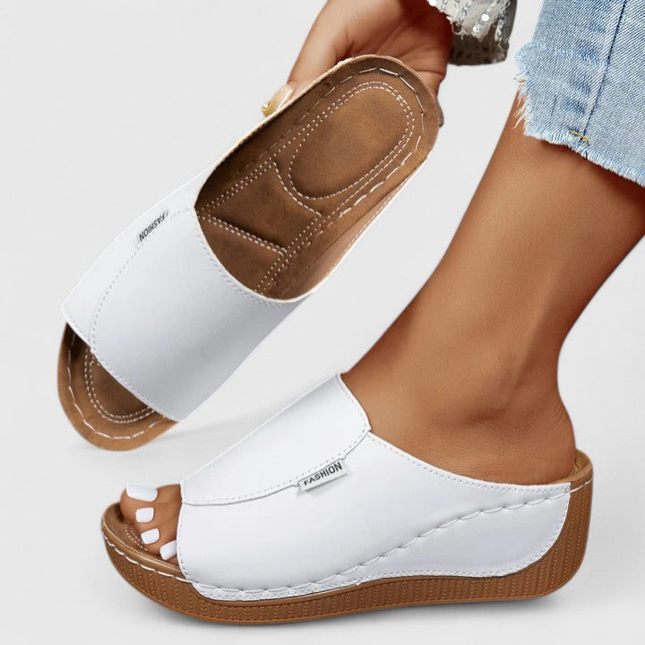 White / 40 EU