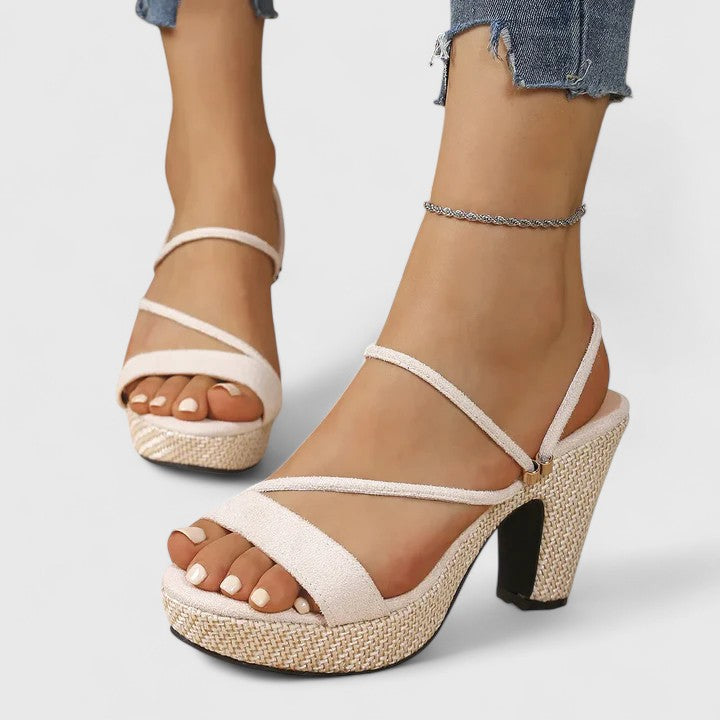 White / 35 EU