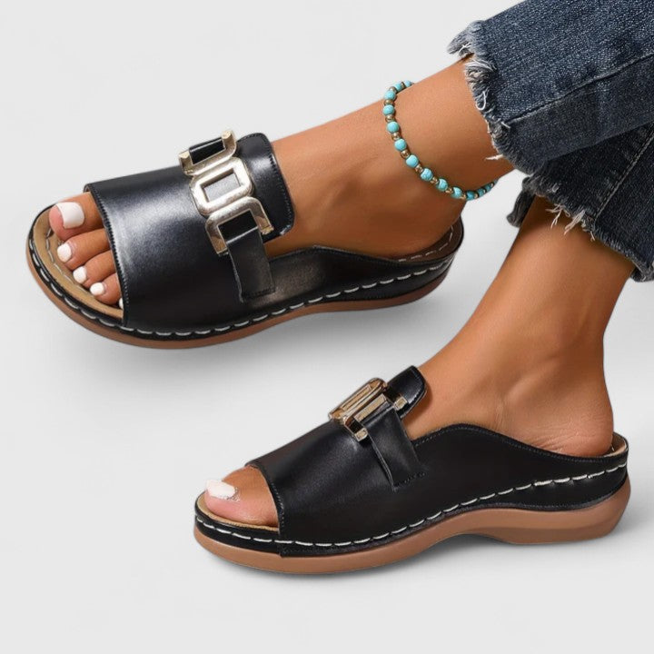Black / 43 EU
