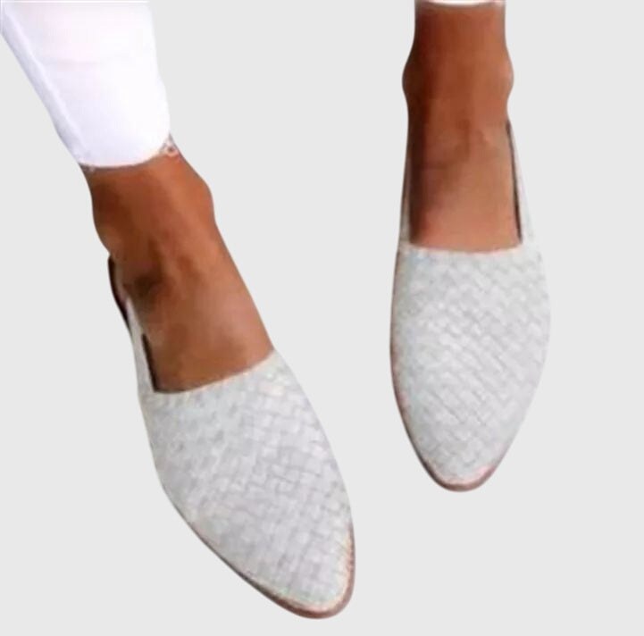 White / 43 EU