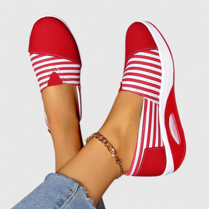 Red / 42 EU