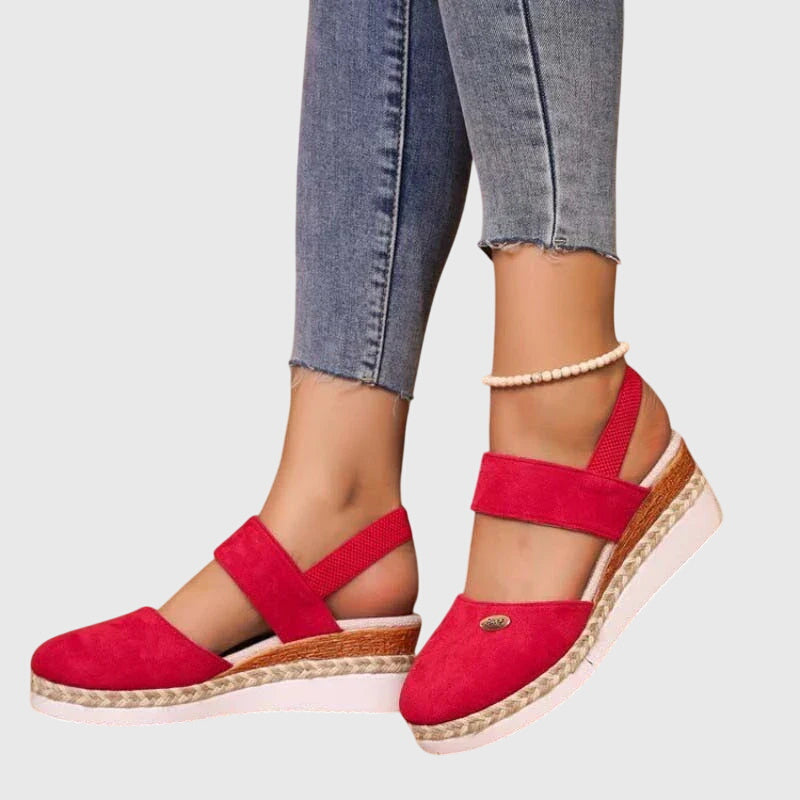 Red / 43 EU