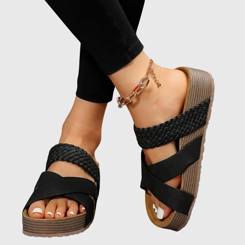 Black / 43 EU