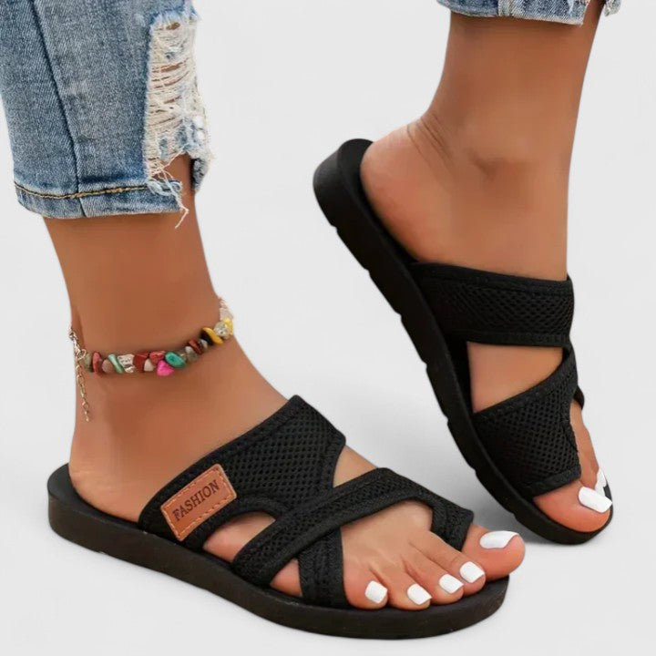 Black / 43 EU