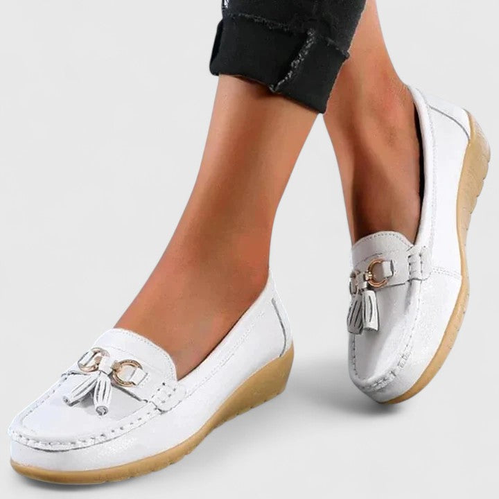 White / 43 EU