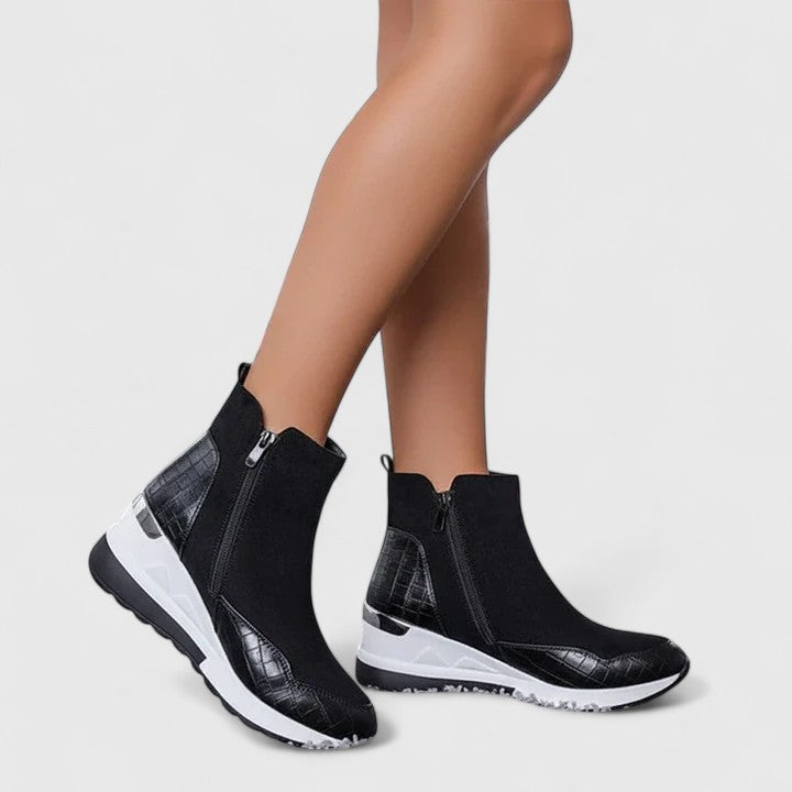 Black / 43 EU