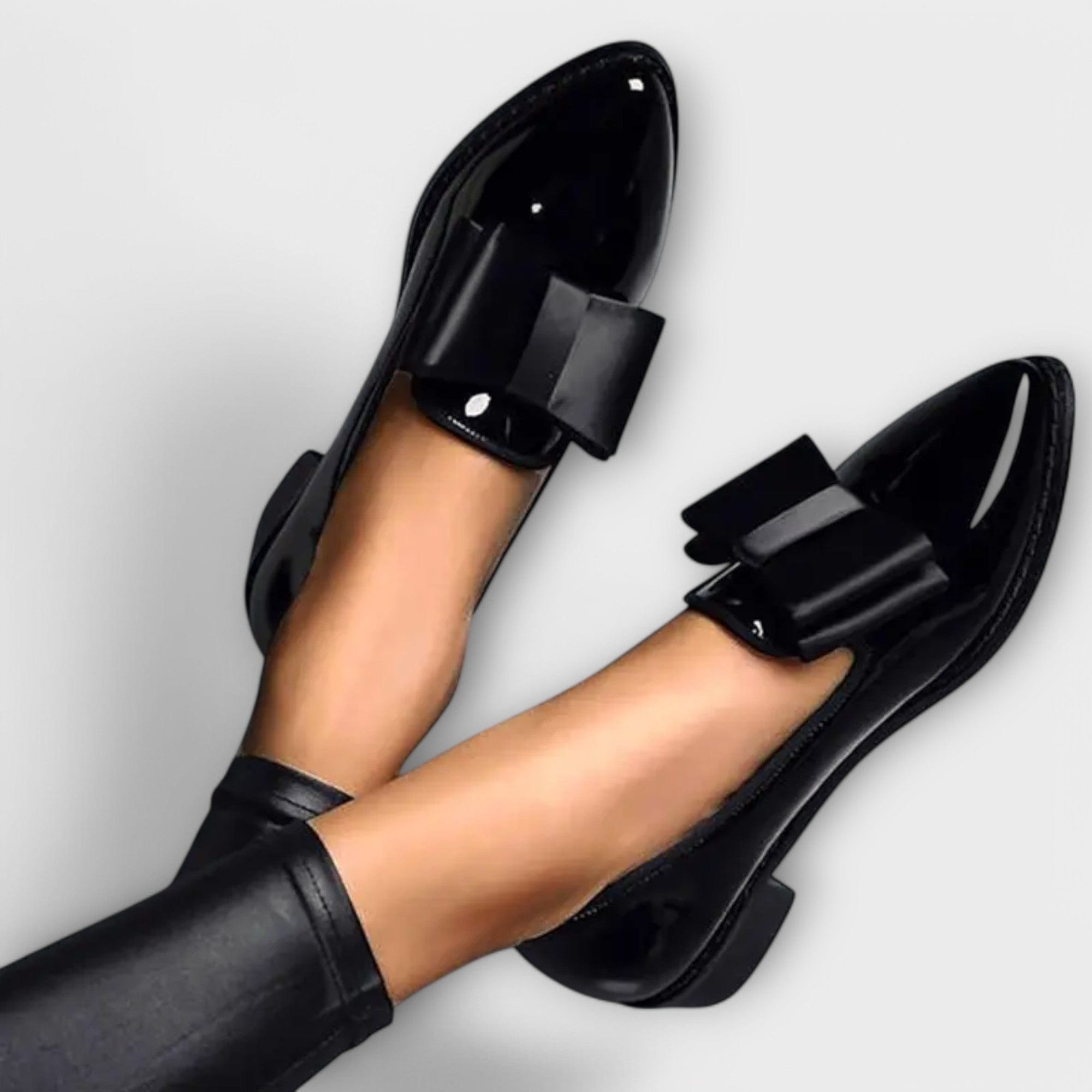 Black / 42 EU