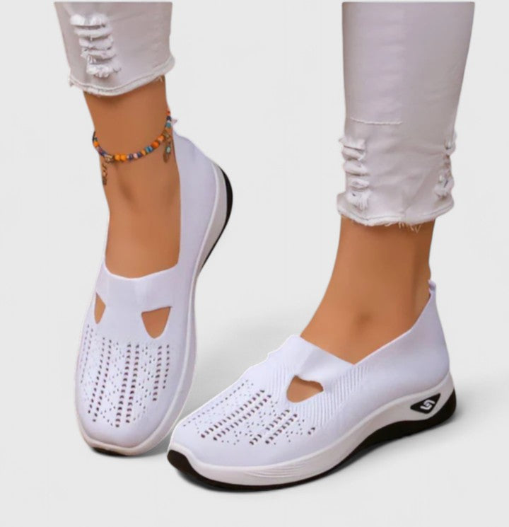 White / 43 EU