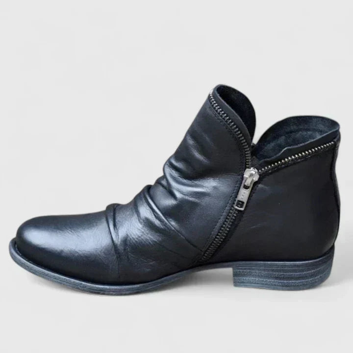 Black / 43 EU