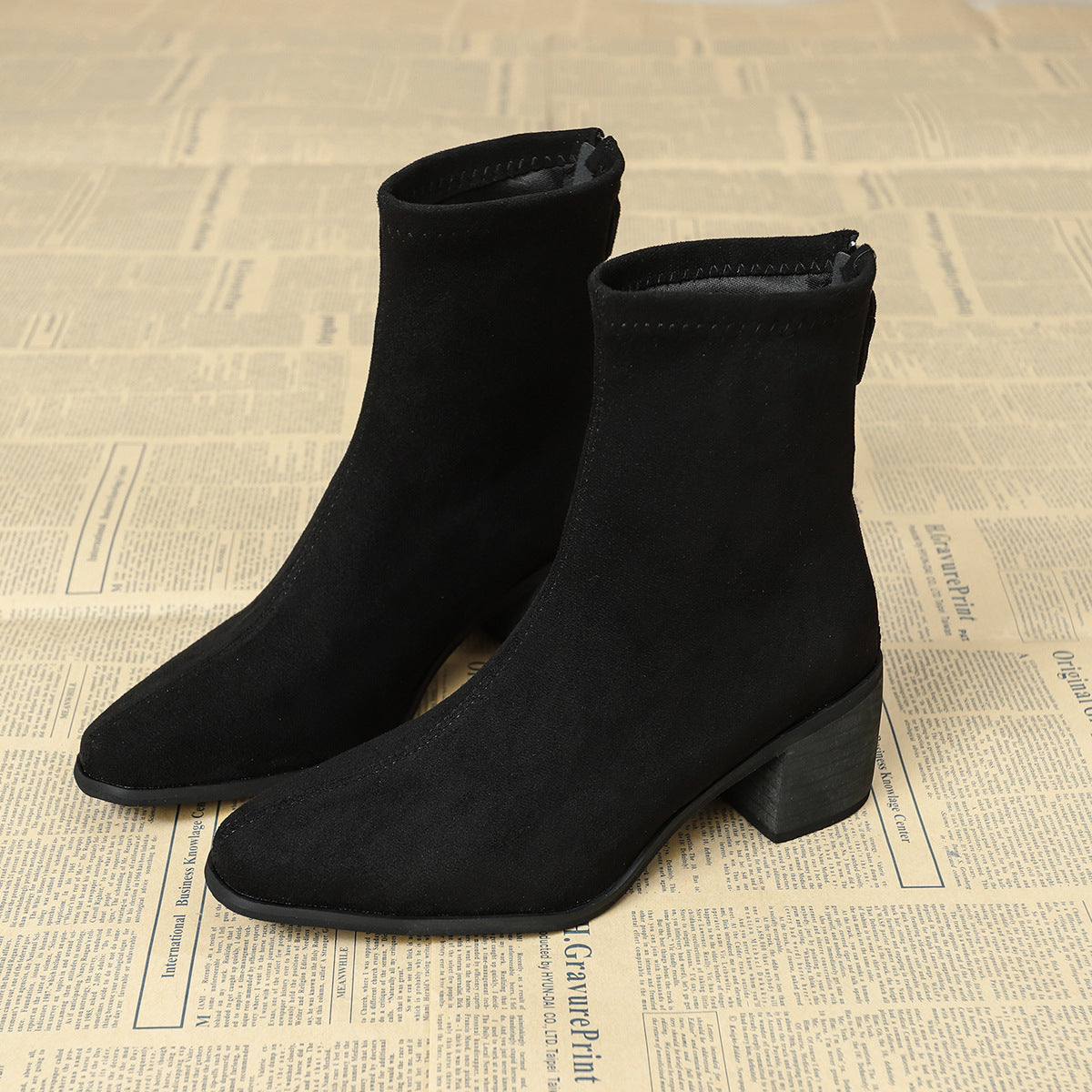 Black / 43 EU