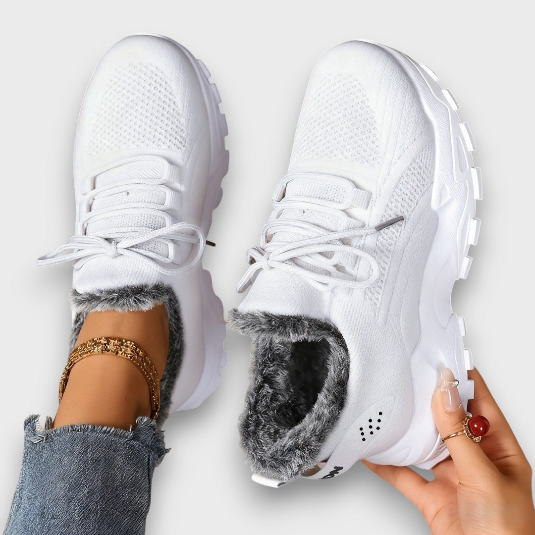 White / 43 EU