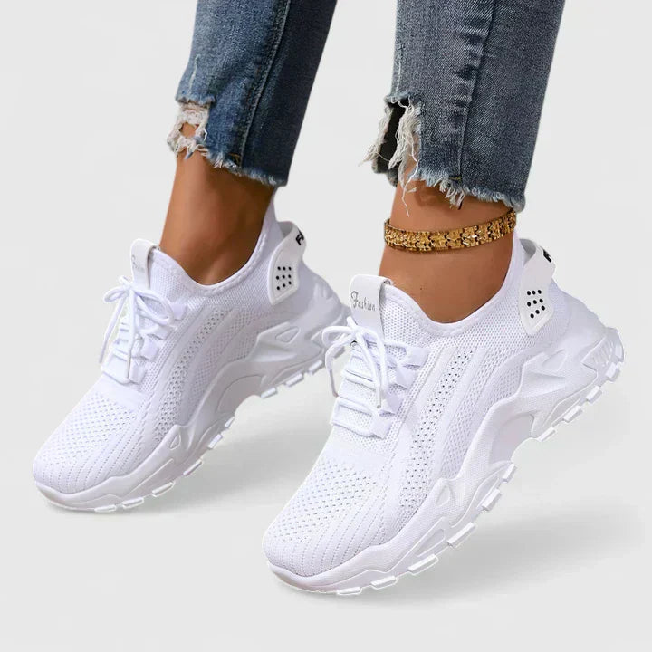 White / 43 EU