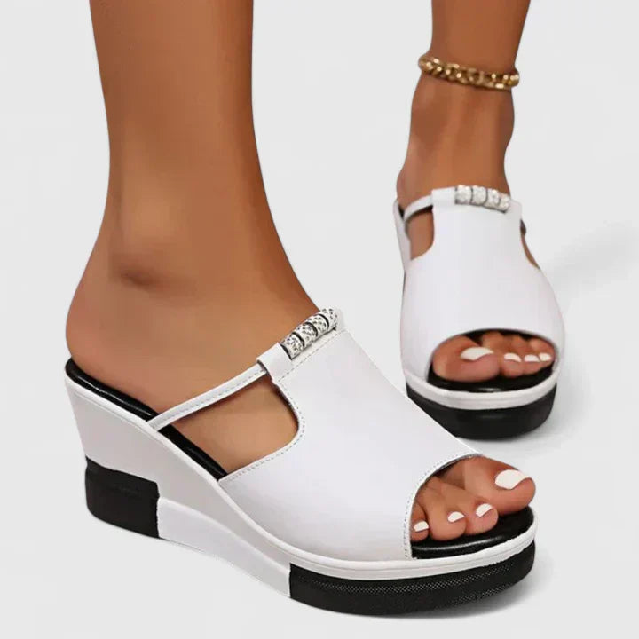 White / 42 EU