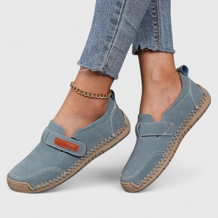 Blue / 42 EU