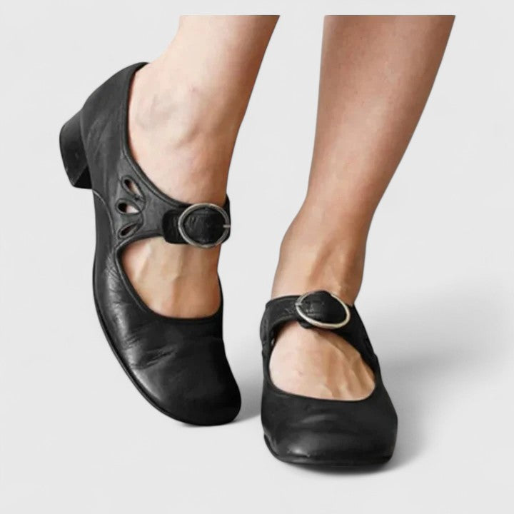 Black / 43 EU