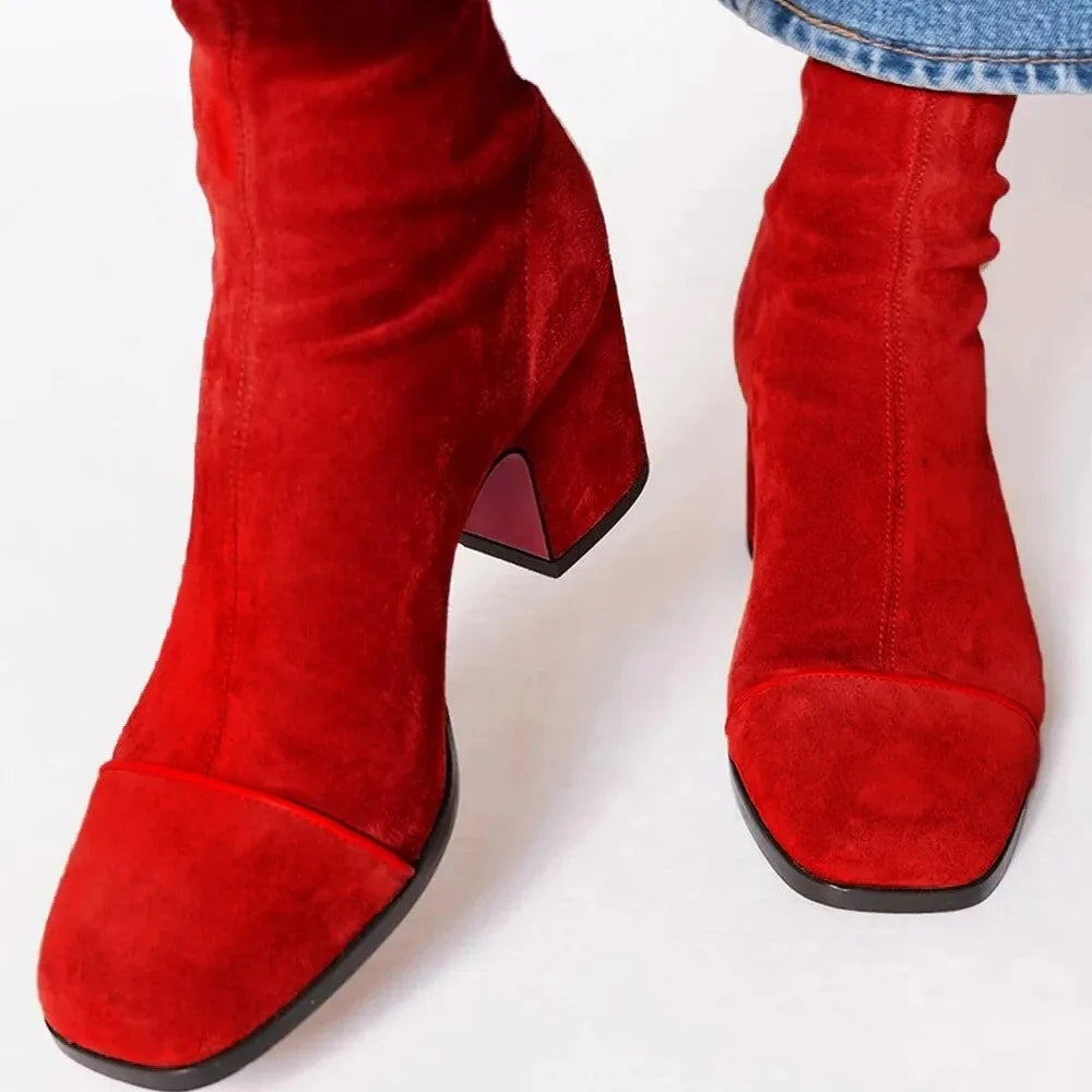 Red / 43 EU
