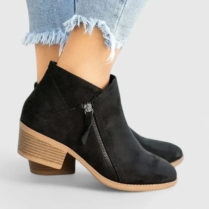 Black / 43 EU
