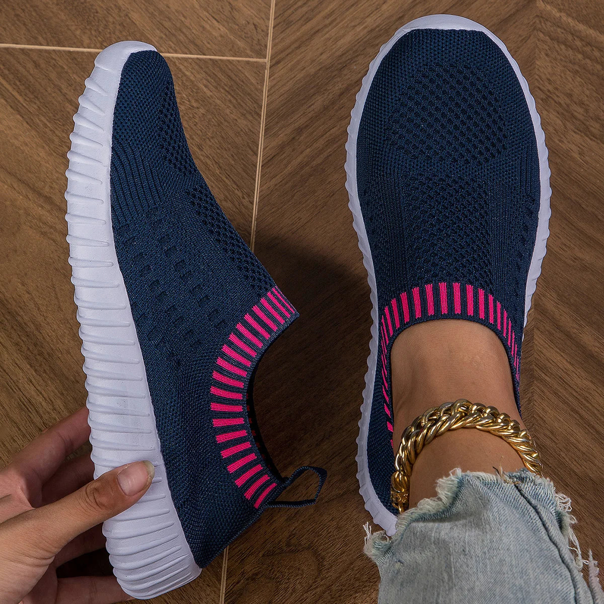 Navy Blue / 42 EU