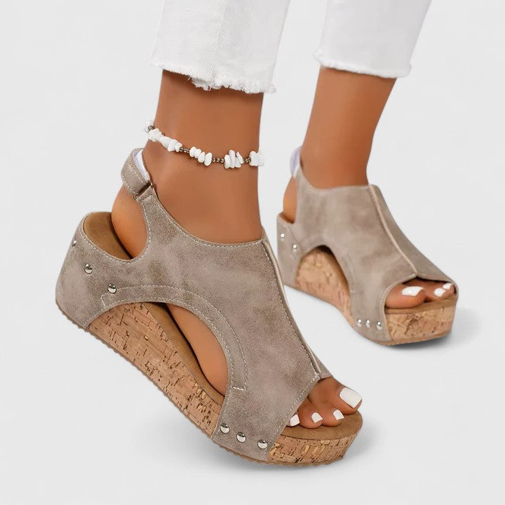 Beige / 42 EU