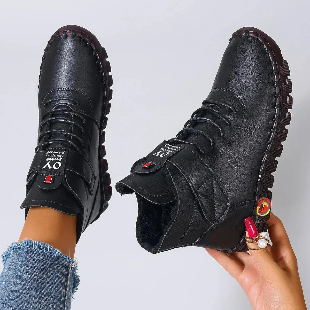 Black / 43 EU