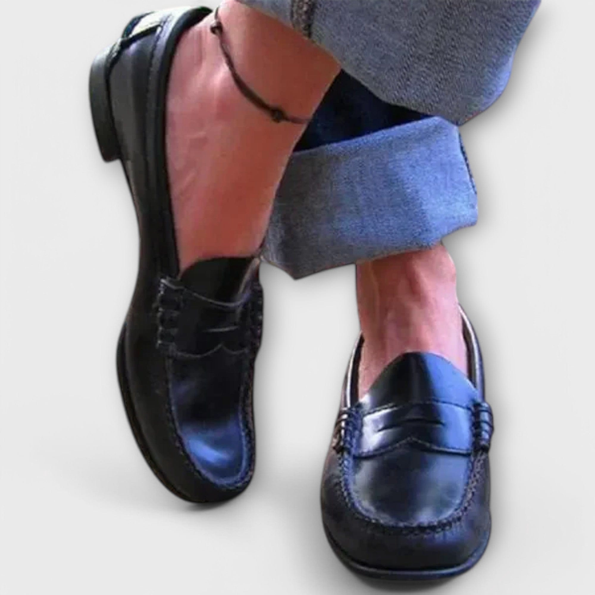 Black / 42 EU