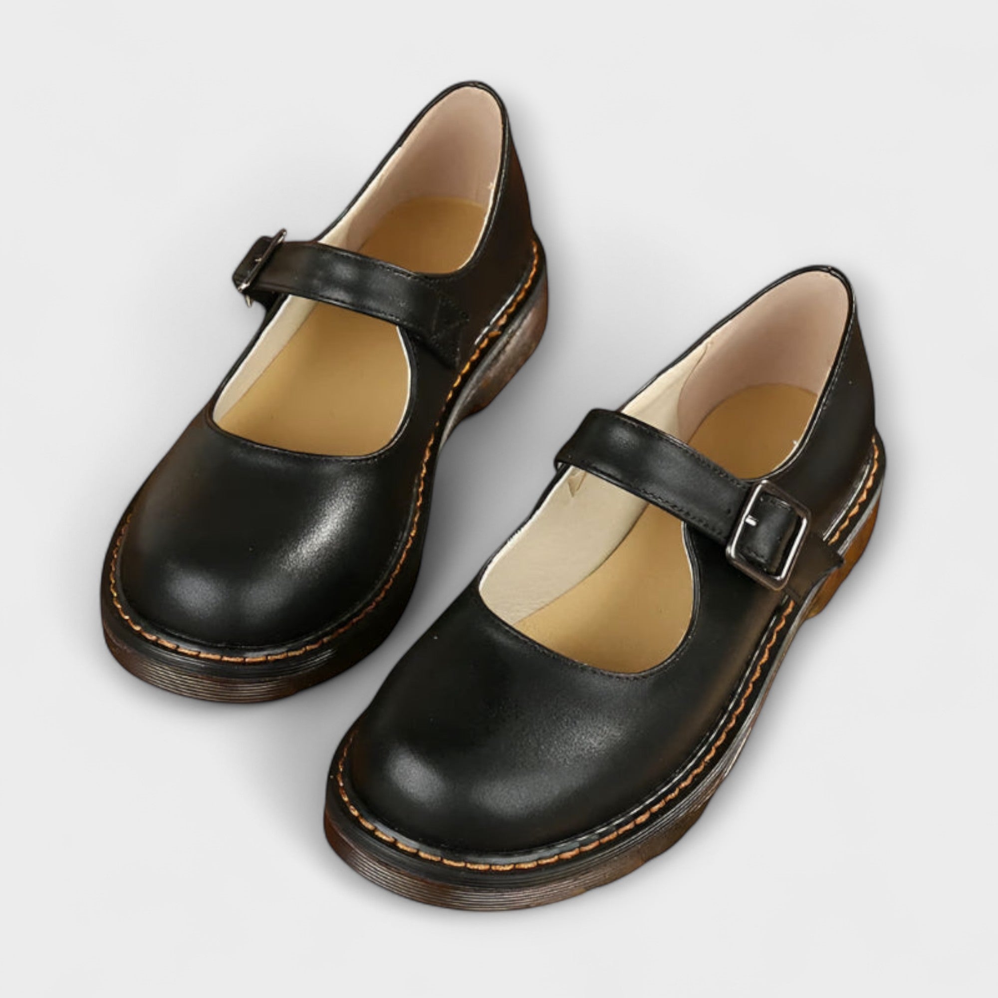Black / 42 EU