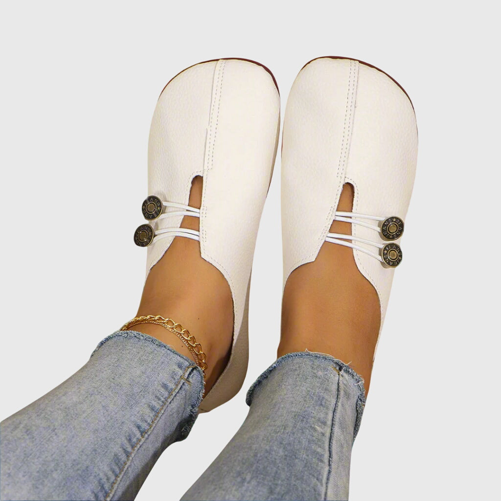 White / 43 EU