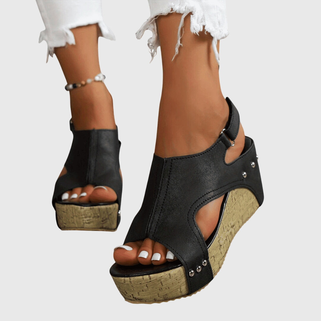 Black / 42 EU