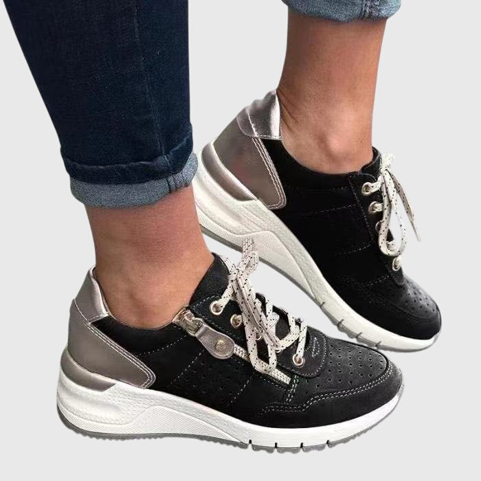 Black / 43 EU