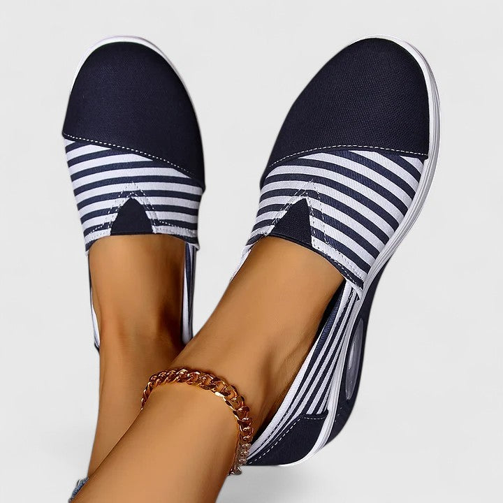 Blue / 42 EU