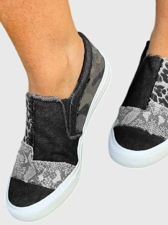 Black / 43 EU