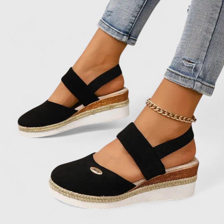 Black / 43 EU
