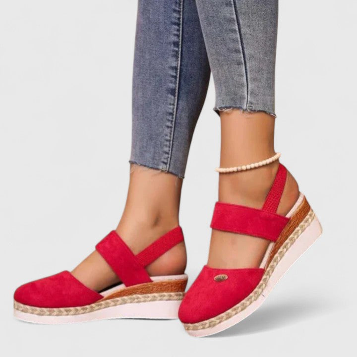 Red / 43 EU