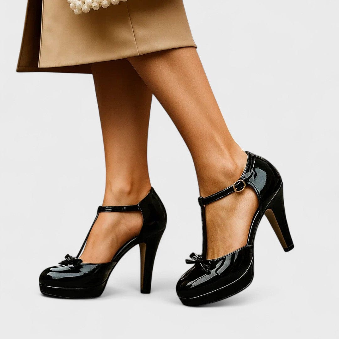 Black / 42 EU